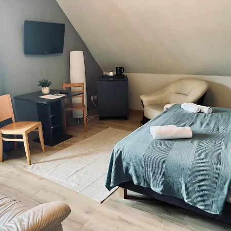 Otel Skalny Dworek