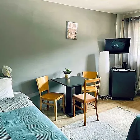 Szálloda Skalny Dworek *