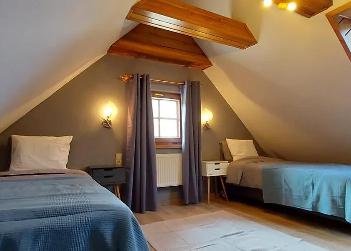 Hotel Skalny Dworek *