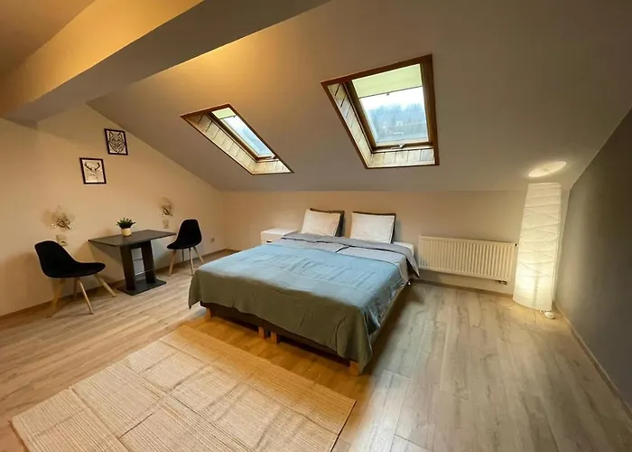 Hotel Skalny Dworek *