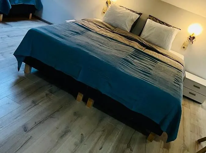 Hotel Skalny Dworek *