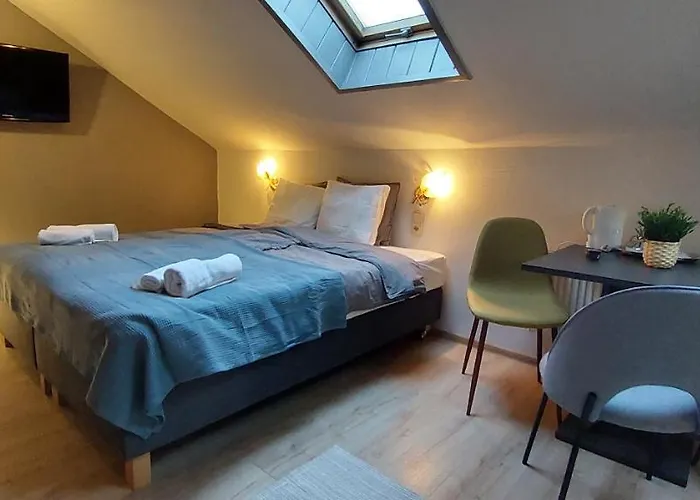 Hotel Skalny Dworek *