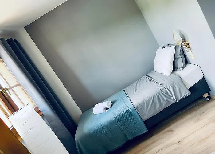 Skalny Dworek Hotel *