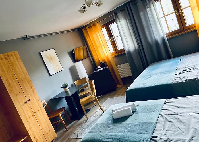 Hotel Skalny Dworek *