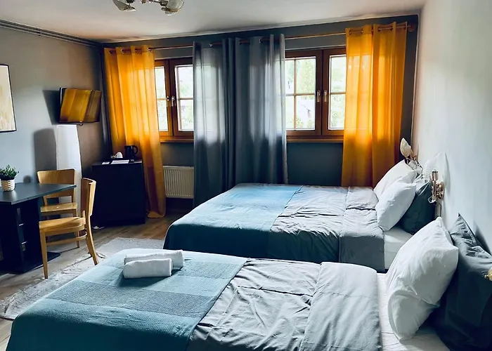 Hotel Skalny Dworek *